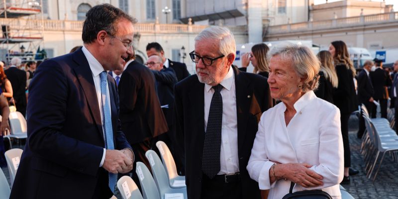 Foto dalla piazza 6